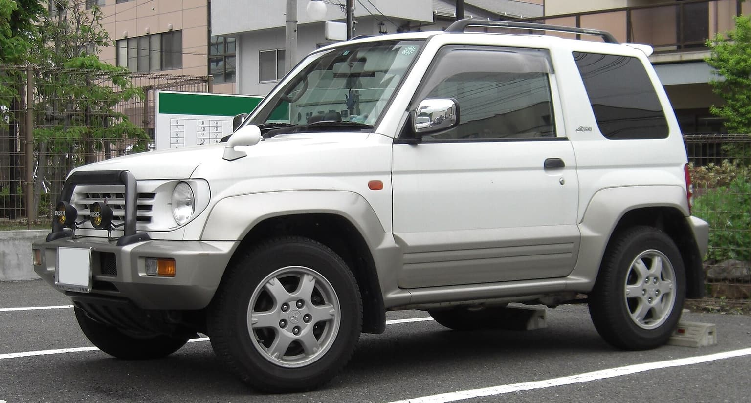 2019 Mitsubishi Pajero — Deep Red